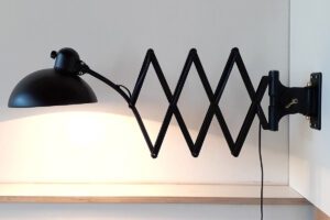 Read more about the article Bauhaus Scherenlampe in neuem Glanz